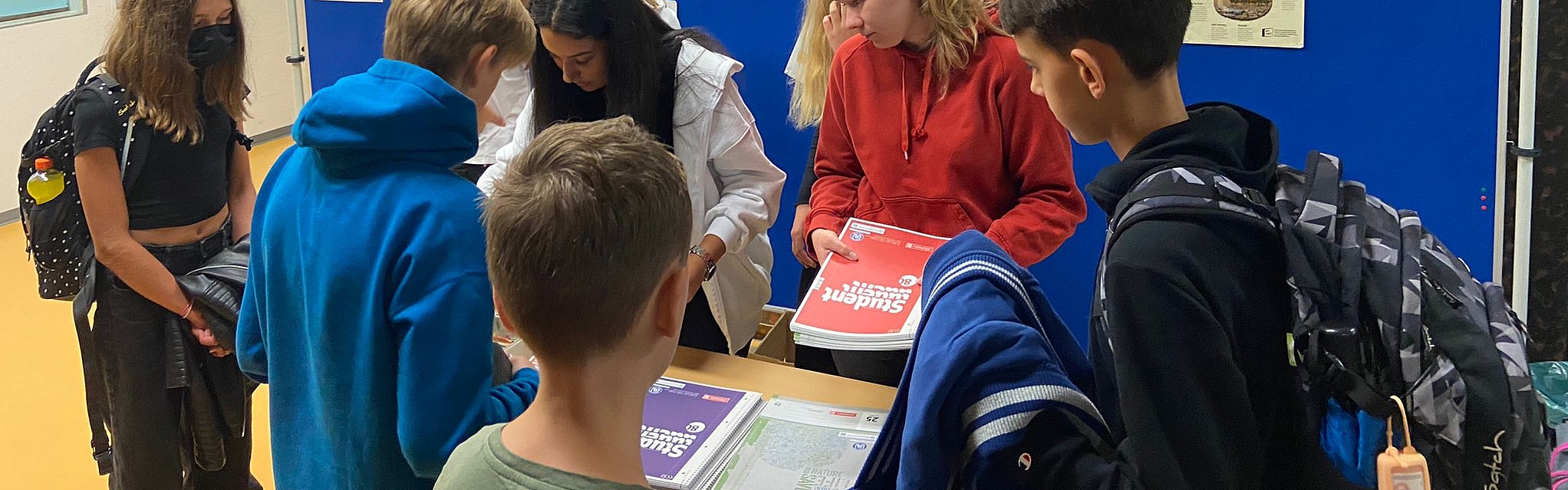 Recyclingschulheft Verkauf im Schiller Gymnasium