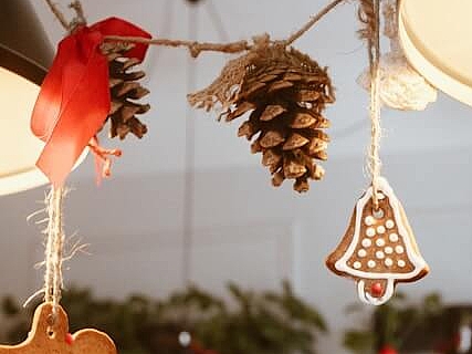 Christbaumschmuck aus Lebkuchenteig