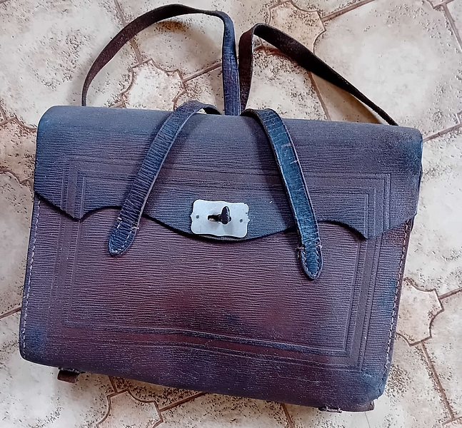 Doreen Fichtelmann: "Schulranzen aus echtem Leder."