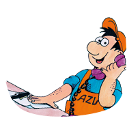 Joe Cycle an einem Schreibtisch mit einem Telefonhörer in der Hand.