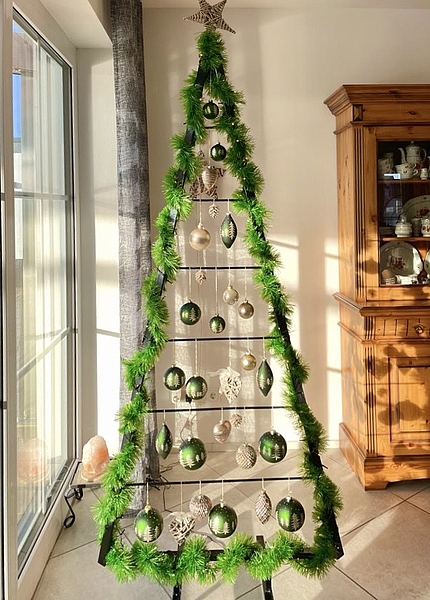 Weihnachtsbaum aus alten Schreibtischbeinen von Stefan und Martina Franz, Münchberg